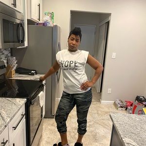 Meet your Posher, Domenique